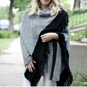 🖤🩶Cabi Fringe Pepper Cape Black & White 3361 One Size